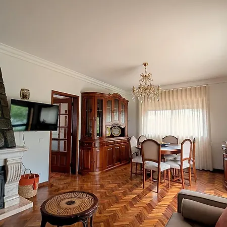 Casa Bartolomeu - Elegant Near בית נופש
