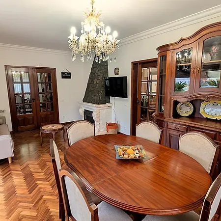 בית נופש Casa Bartolomeu - Elegant Near *