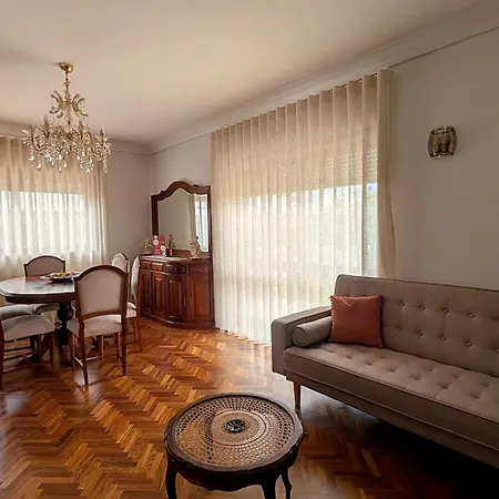 Casa Bartolomeu - Elegant Near בית נופש