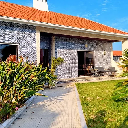 Casa Bartolomeu - Elegant Near בית נופש